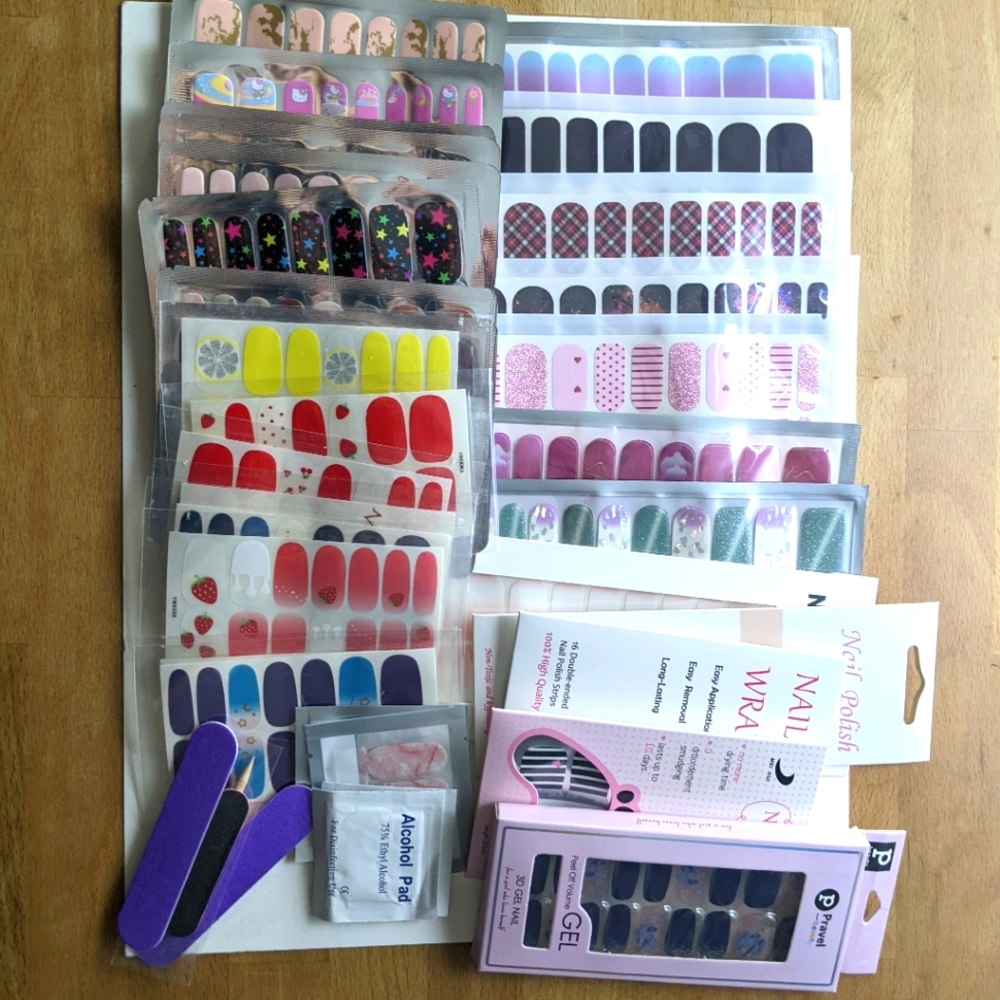 30pcs Nail Stickers various sizes
